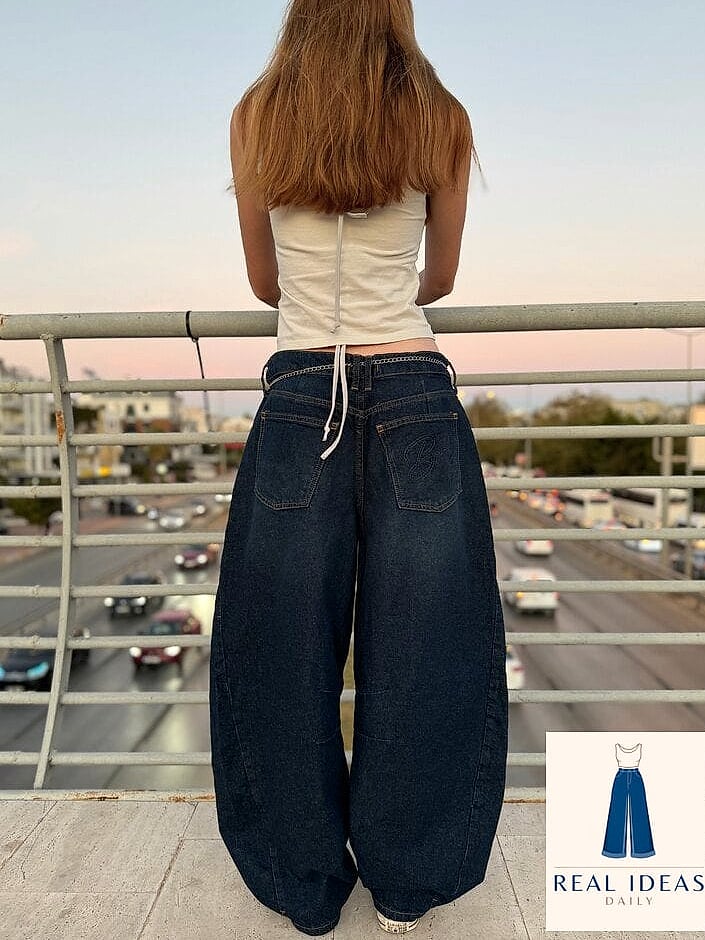 ATHLETIC-INSPIRED BAGGY JEANS OUTFIT