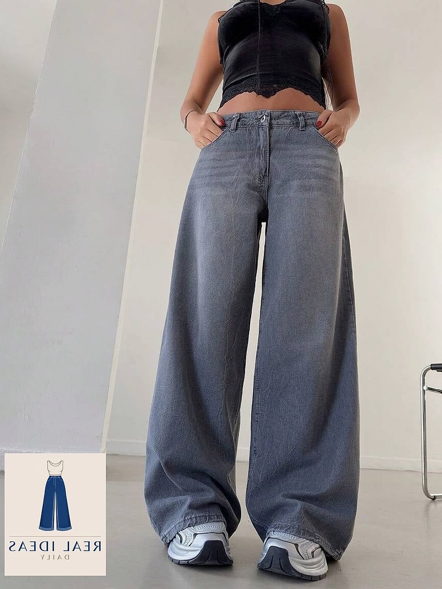 Athletic-Inspired Grey Baggy Jeans and Hoodie Pairing