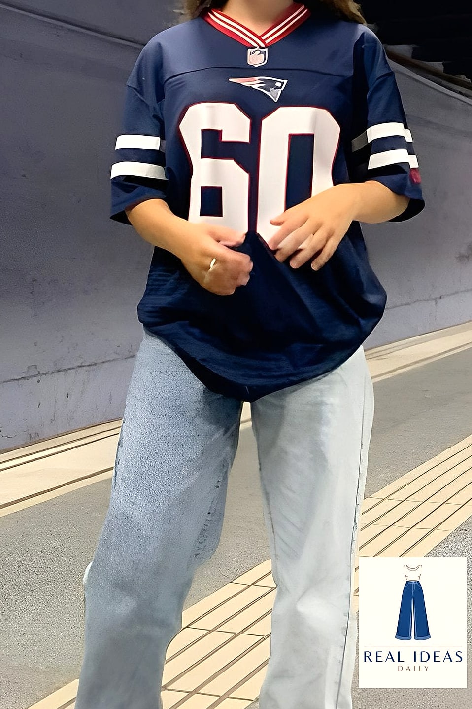 29 Baggy Jeans Outfit That Will Transform Your Look 17 Athletic Top & Baggy Jeans for Sporty Chic
