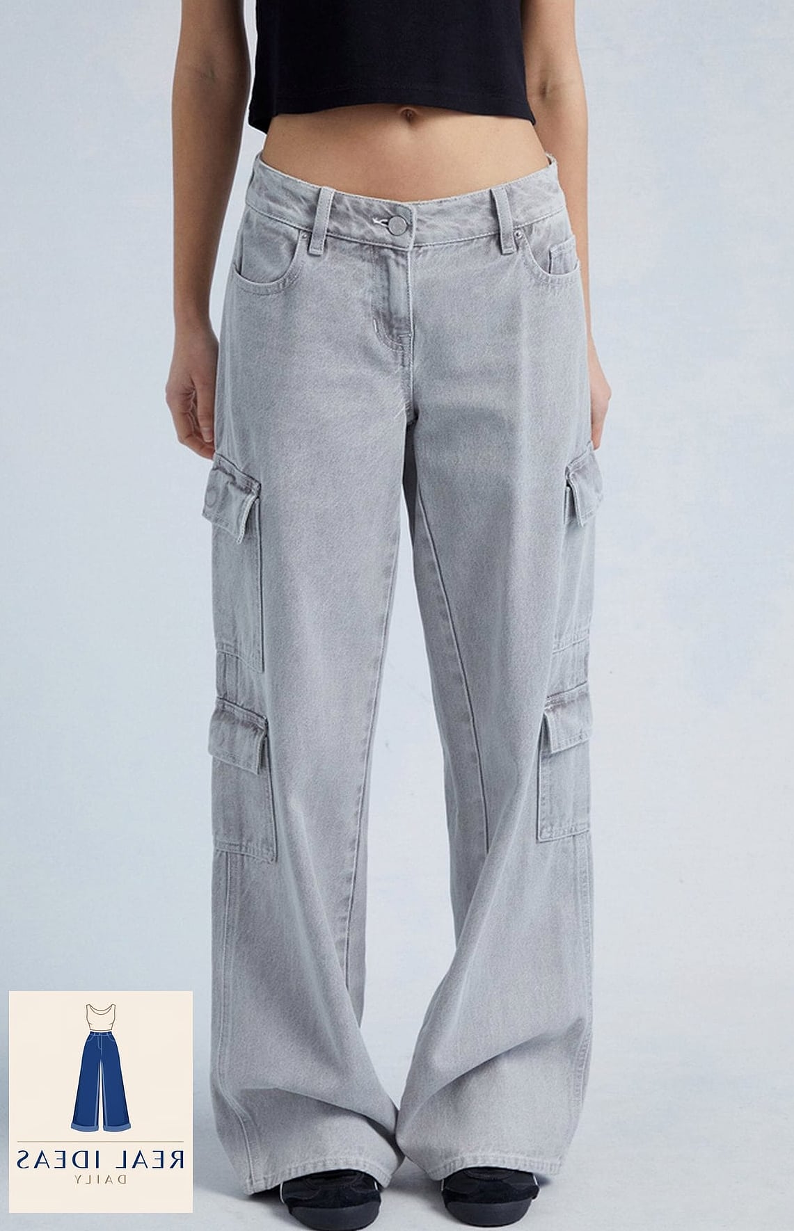 Baggy Cargo Jeans With Strappy Sandals