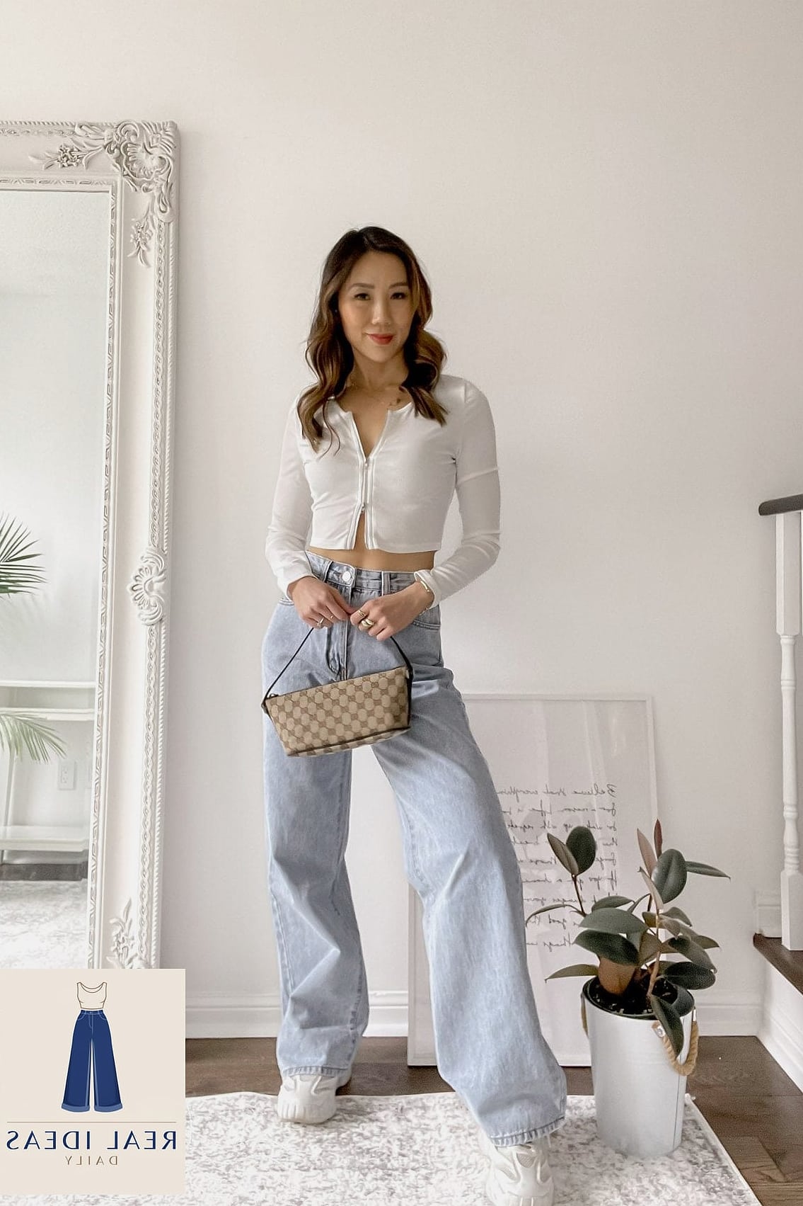 BAGGY JEANS AND A CROP TOP