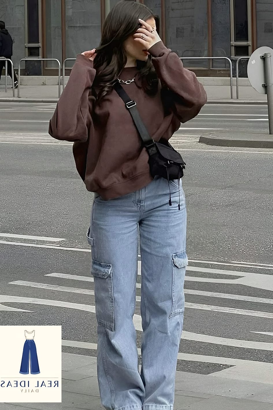 25 Outfits Con Baggy Jeans That Are Absolutely Stunning 8 Baggy-Jeans Outfit: With Shearling Accessories