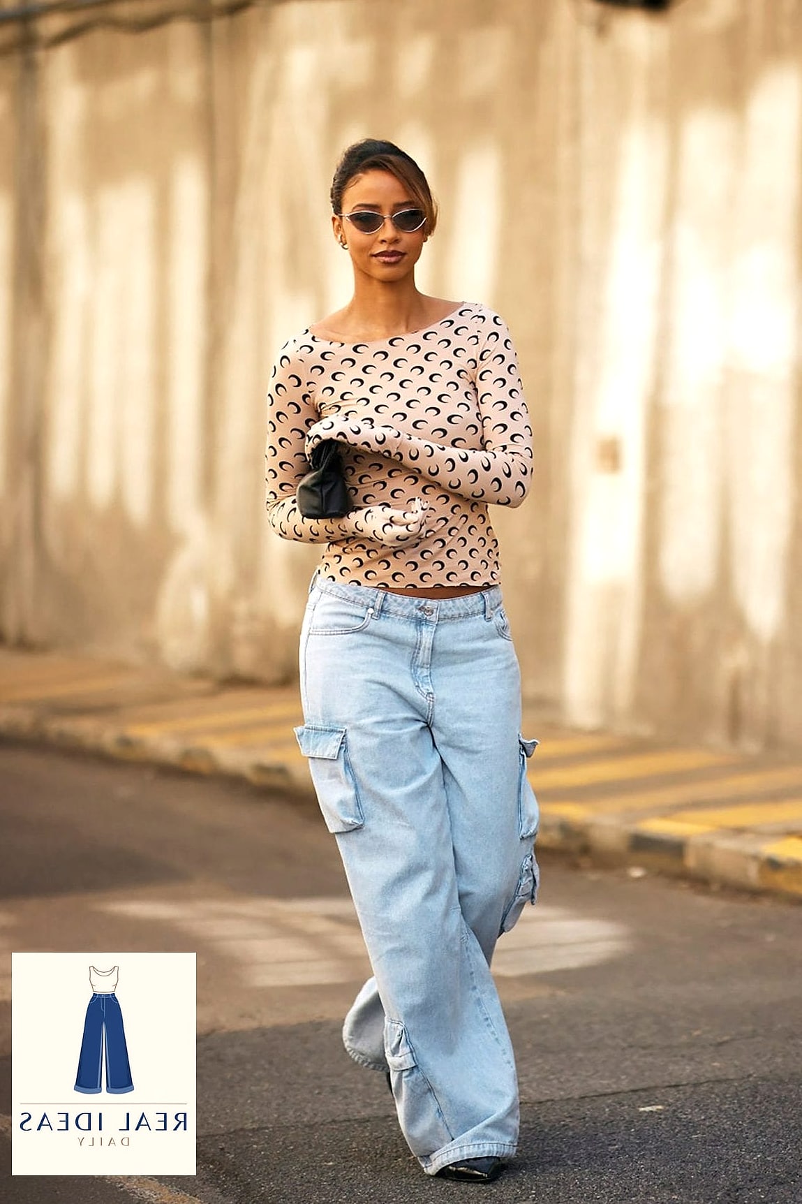 25 Outfits Con Baggy Jeans That Are Absolutely Stunning 17 Baggy-Jeans Outfit: With Animal Print Accents
