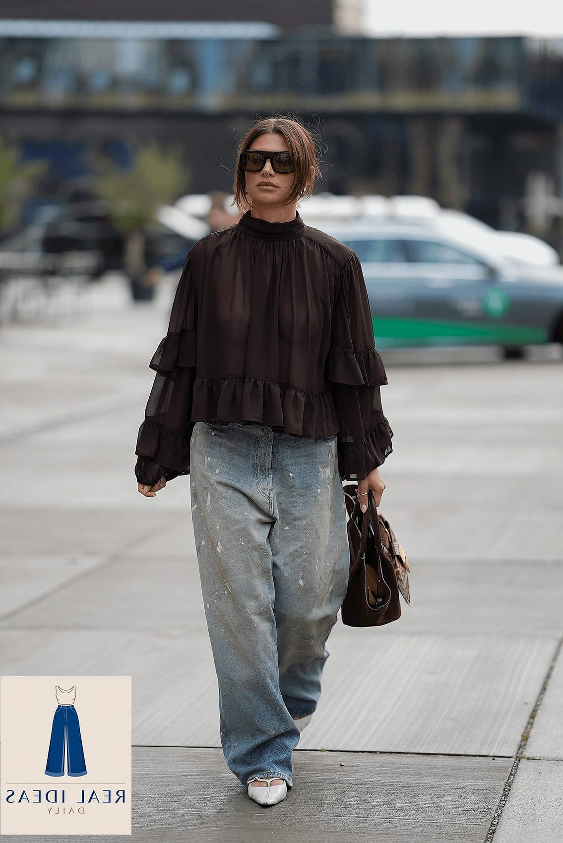 25 Outfits Con Baggy Jeans That Are Absolutely Stunning 26 Baggy-Jeans Outfit: With Mixed Metallics