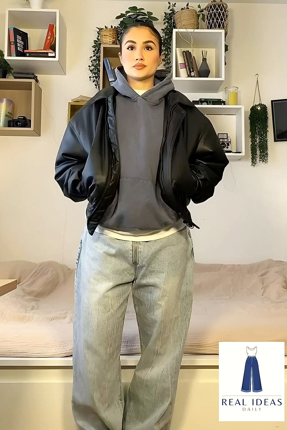 30 How To Style Baggy Jeans Worth Pinning Immediately 5 Baggy Jeans With a Cropped Hoodie for Off Duty Days