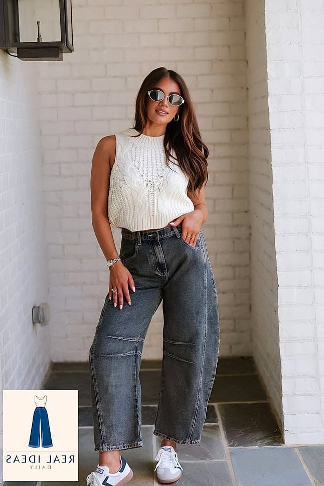Baggy-Jeans Outfit: With a Cropped Knit Tank