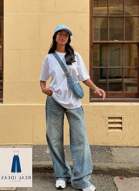 Baggy-Jeans Outfit: With a Bucket Hat and Tote Bag