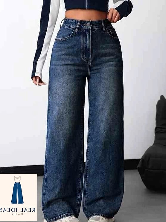 Baggy-Jeans Outfit: With a Ribbed Turtleneck