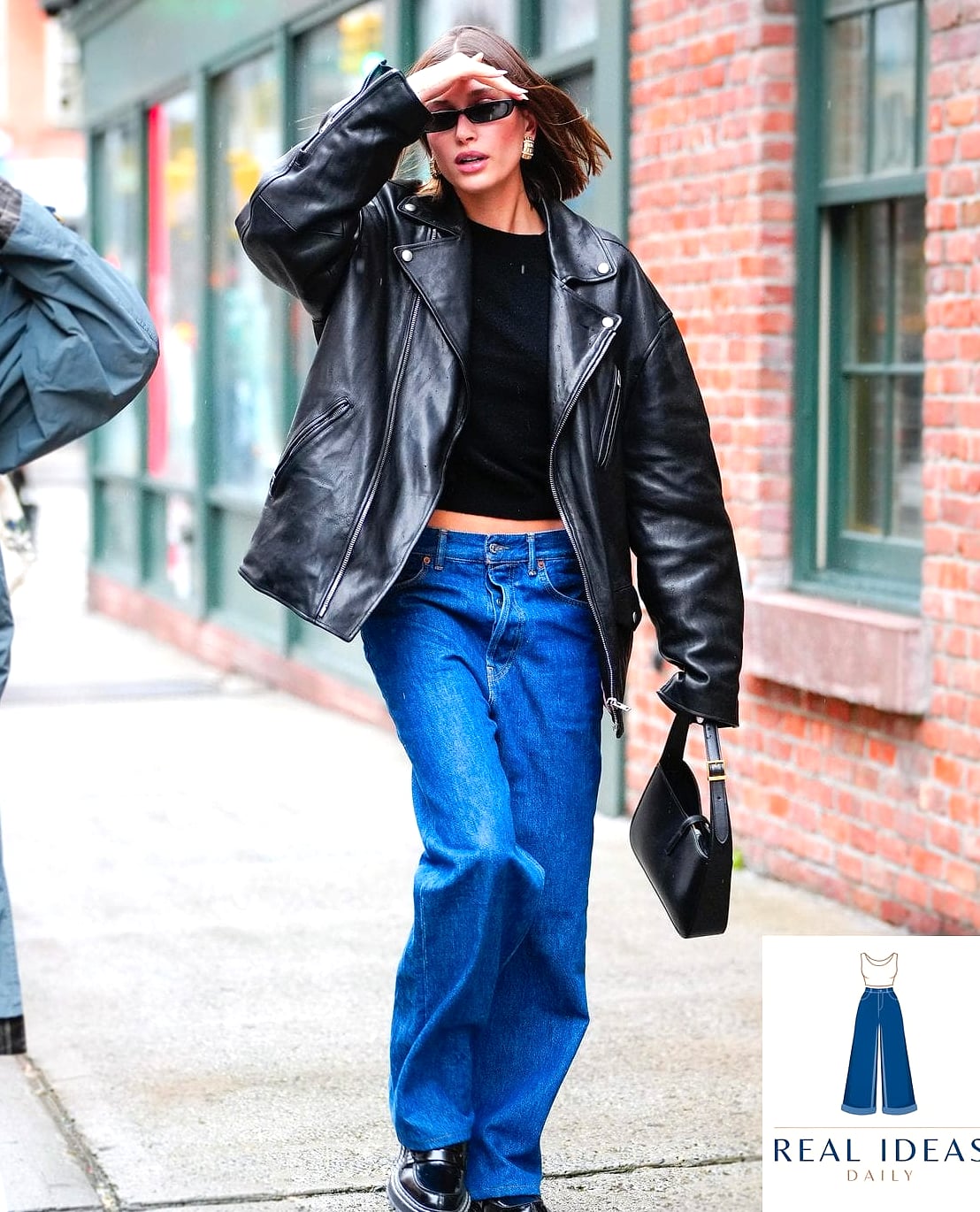 Baggy-Jeans Outfit: With Lug-Sole Platforms
