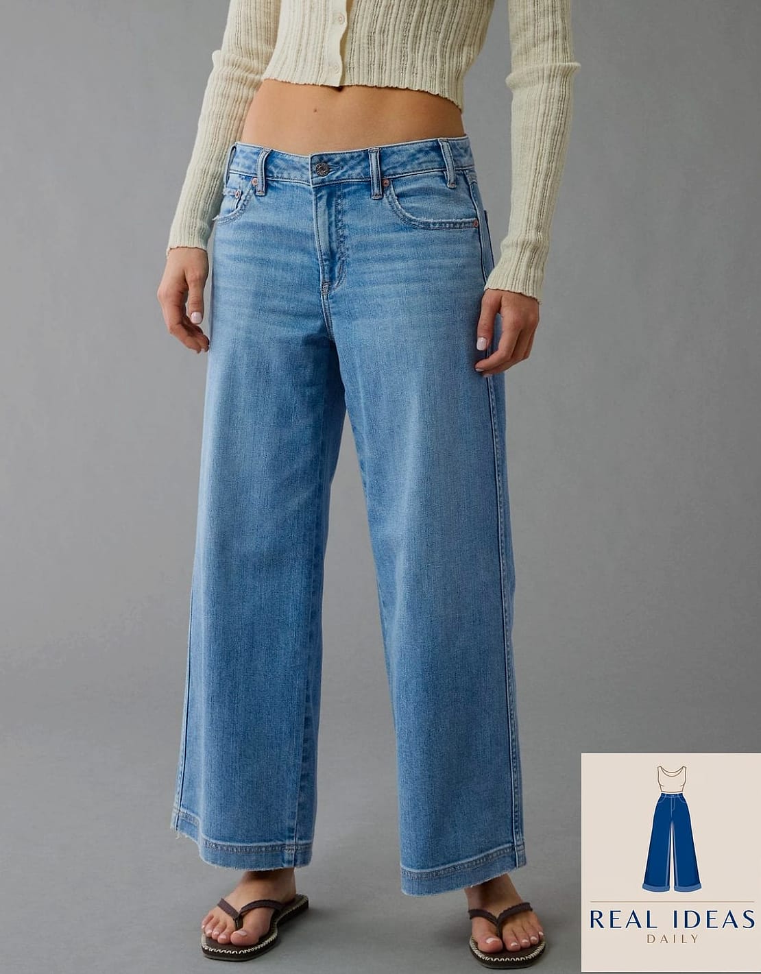 BAGGY JEANS WITH A CROPPED DENIM JACKET
