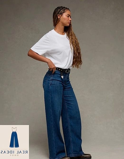 Baggy Jeans and a Bodycon Top for Balanced Proportions