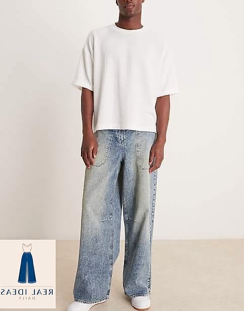 Baggy Jeans With Exaggerated Pockets