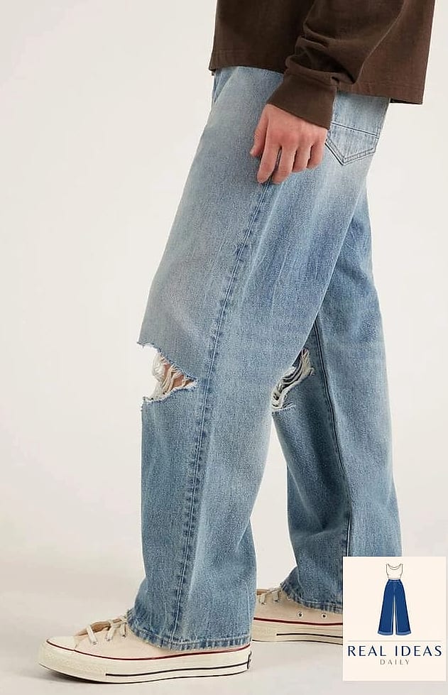 Baggy Jeans With Exaggerated Knee Slits