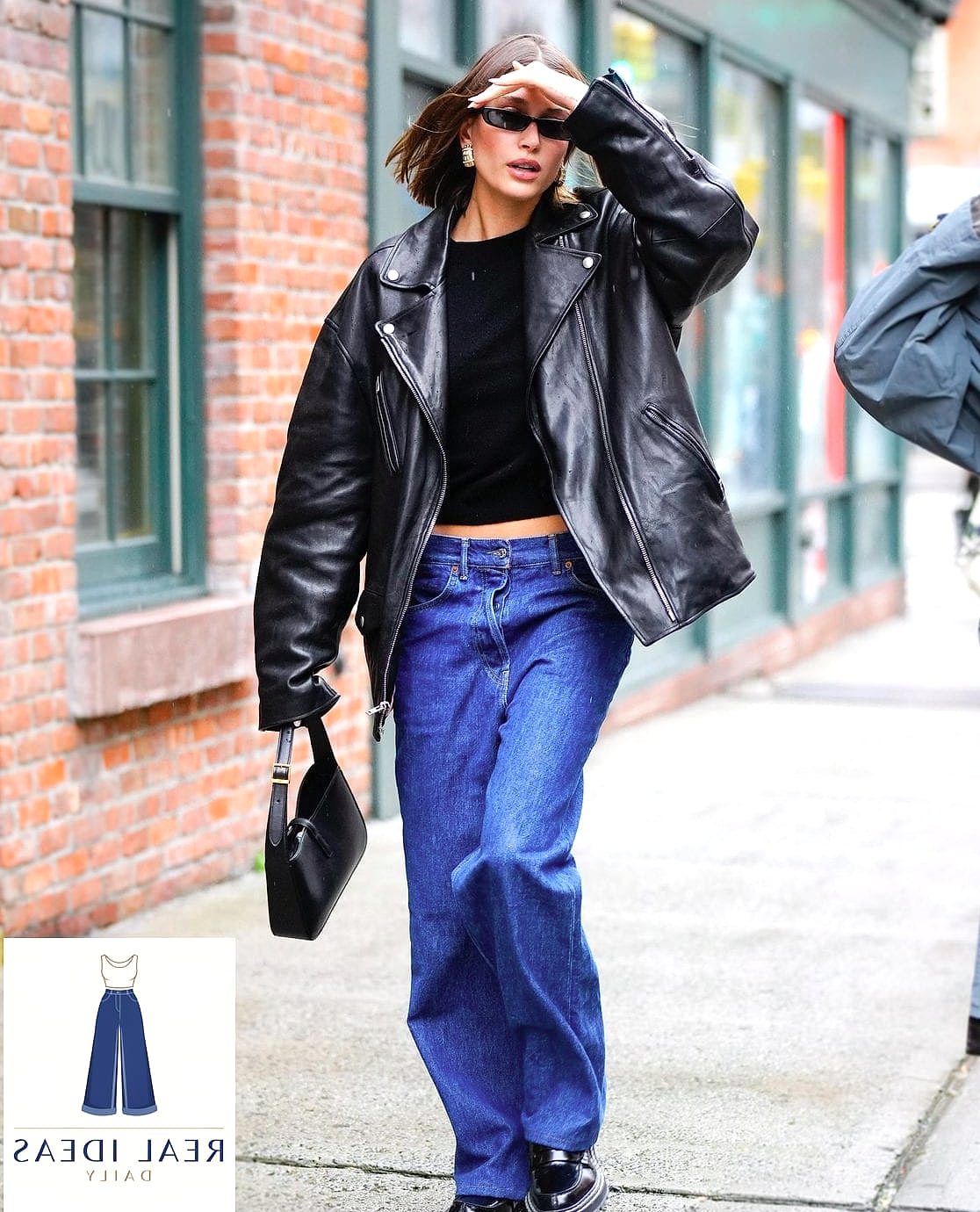 26 Outfits With Baggy Jeans That Are Absolutely Stunning 3 Baggy-Jeans Outfit: With Lug-Sole Platforms