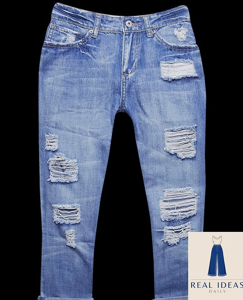 25 Baggy Jeans Png Every Woman Needs to See 16 Baggy Jeans and Halter Top for Summer Nights