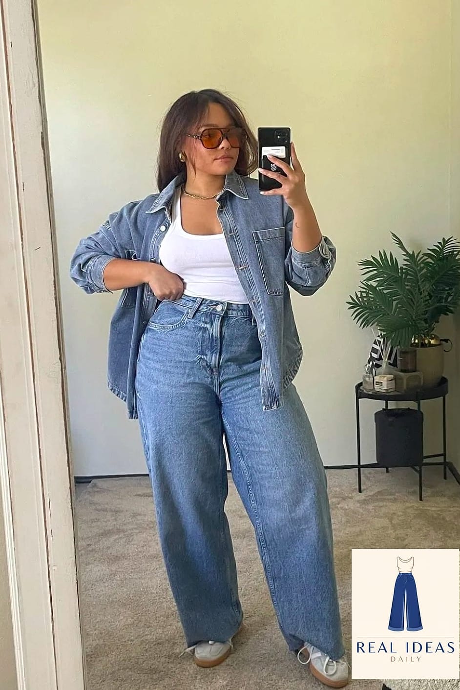 26 Cute Baggy Jeans Outfit Every Style Lover Needs to See 9 Baggy-Jeans Outfit: With Bow-Adorned Kitten Heels