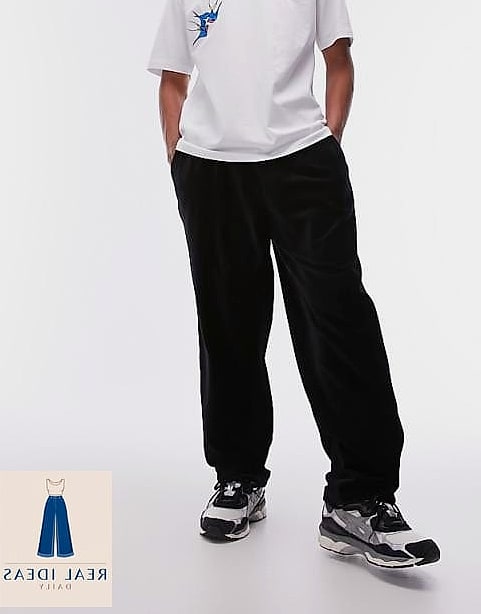 Baggy Sweatpants With a Fitted Ribbed Tank