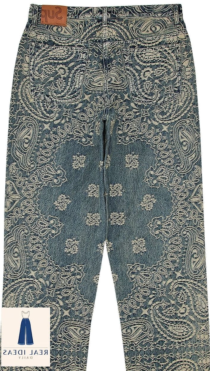 29 Baggy Jeans Outfit That Will Transform Your Look 26 Bandana Top & Baggy Jeans for a Retro Summer Look