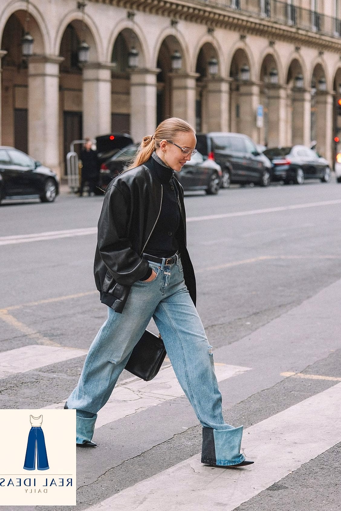 BIKER SHORTS UNDER BAGGY JEANS