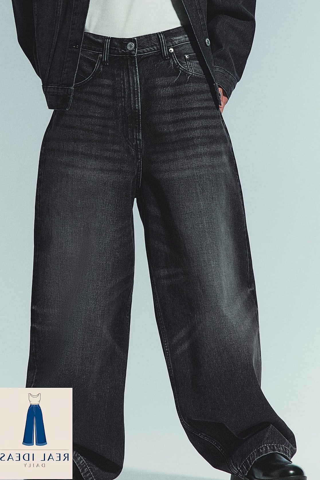 25 Dark Baggy Jeans Outfit Every Style Lover Needs to See 8 Black Long-Sleeve Top and Black Baggy Jeans
