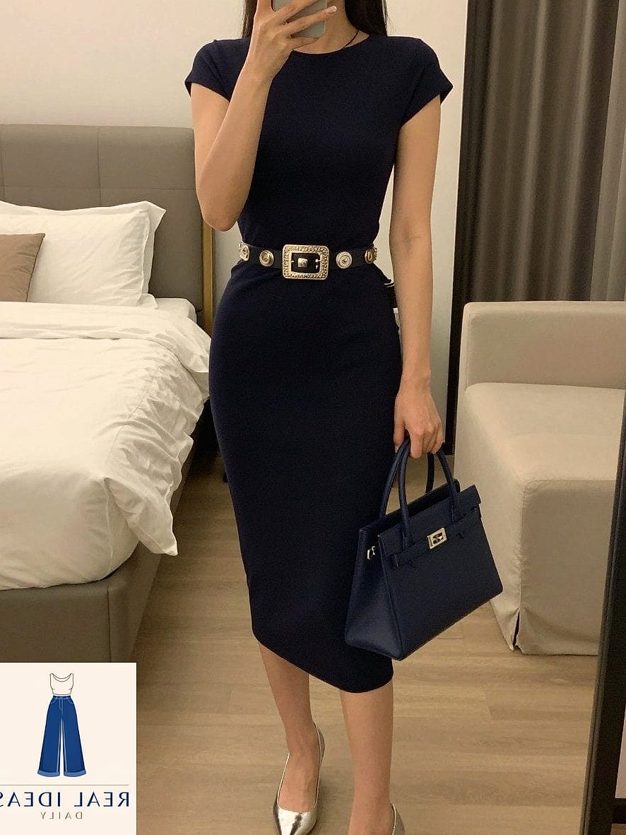 22 Bodycon Dress Outfit That Are Trending Right Now 20 Bodycon Dress with a Statement Belt