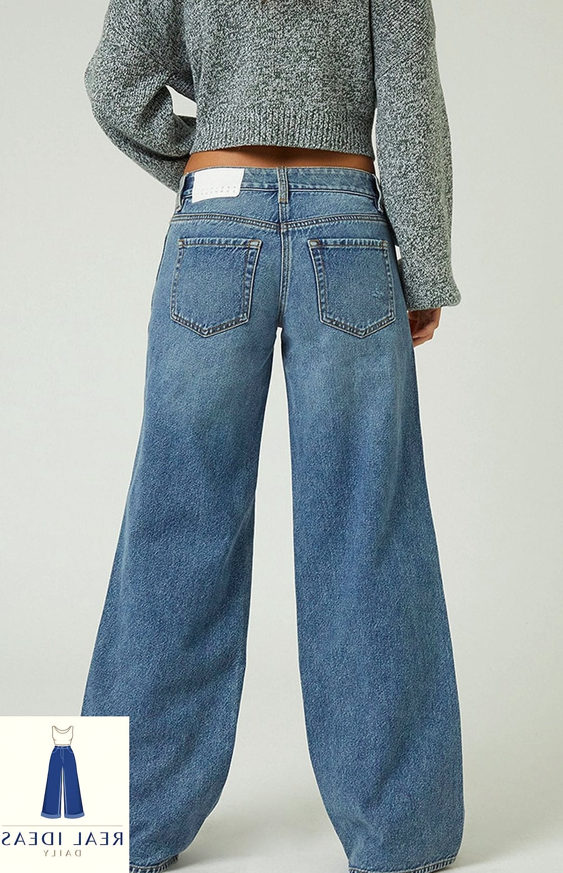 Bodysuit and Baggy Jeans for a Clean Silhouette