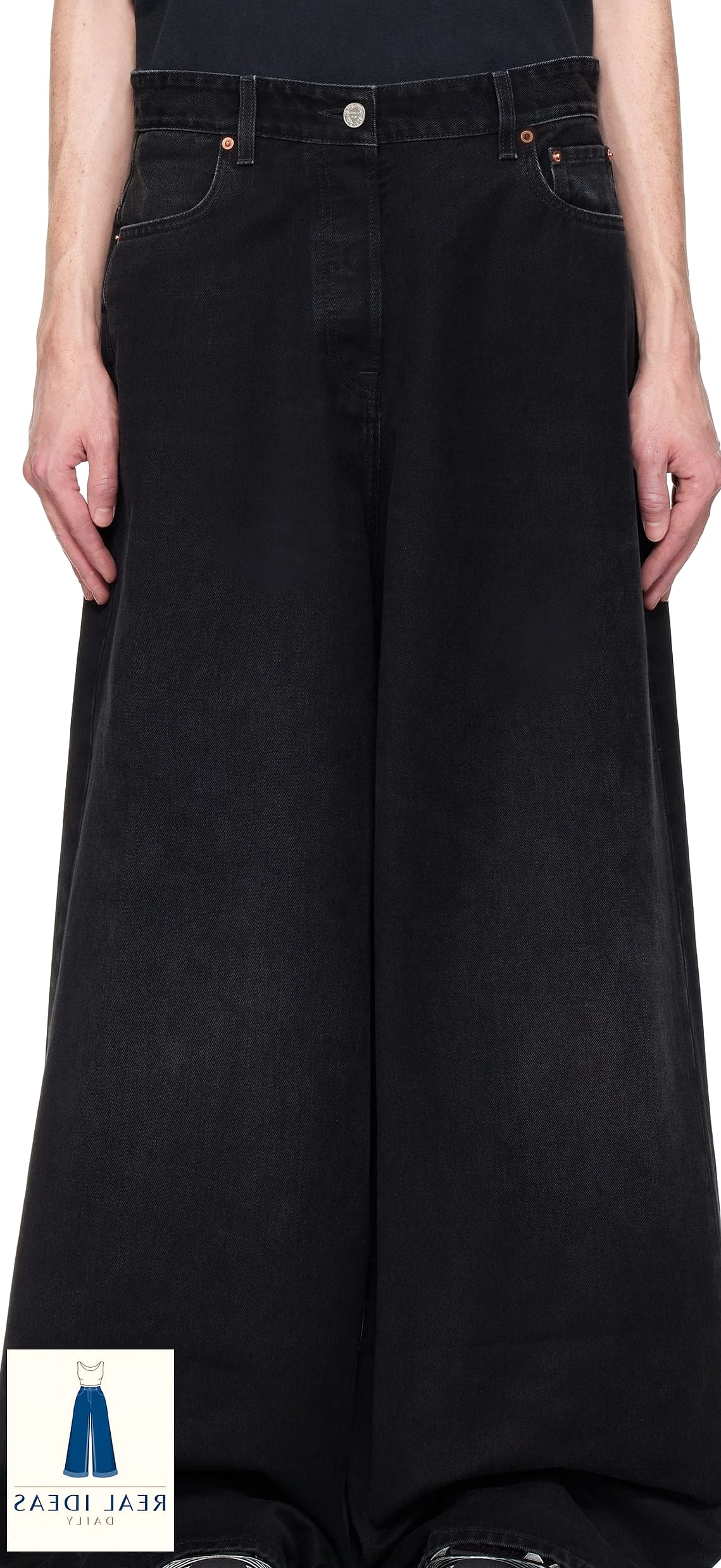 23 Black Baggy Jeans Outfit That Are Dreamy and So Inspiring 2 The Classic Oversized Hoodie Pairing