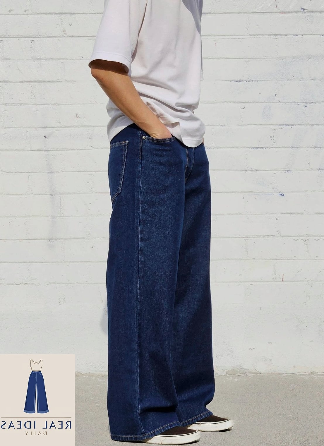 CLASSIC WHITE TEE & BAGGY JEANS