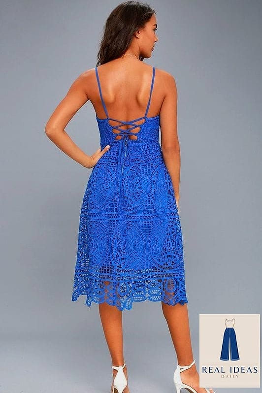 27 Blue Dress Outfit That Are Dreamy and So Inspiring 24 Cobalt Midi Dress With a Trench and Loafers