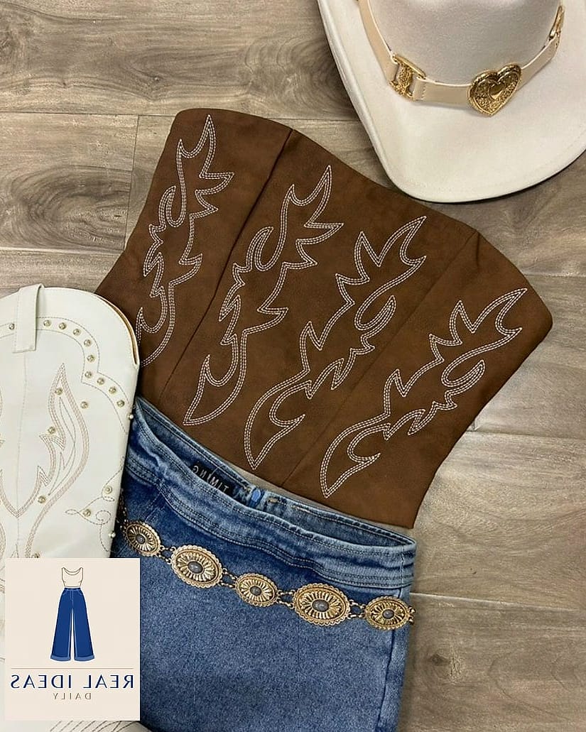 22 Black Cowboy Boots Outfit That Are Dreamy and So Inspiring 13 Corset Top and High-Waisted Jeans