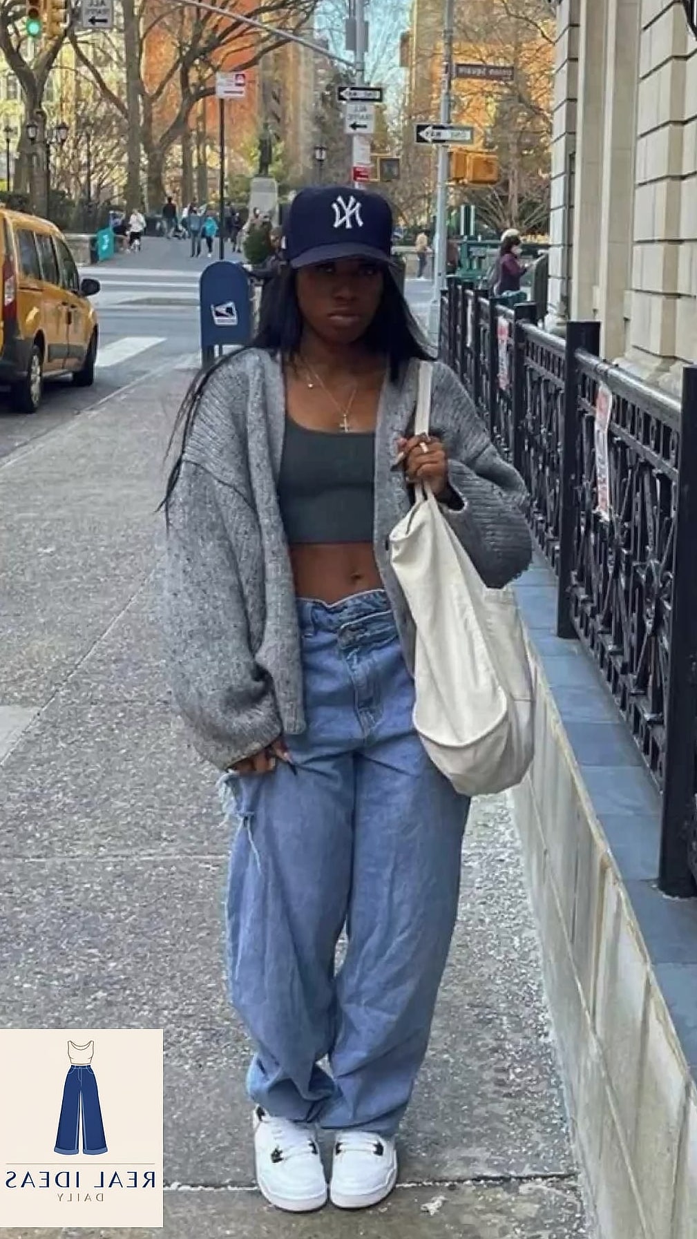 27 Outfit Inspo Baggy Jeans You Need to Try Next 4 The Cropped Hoodie and Baggy Jeans Combo