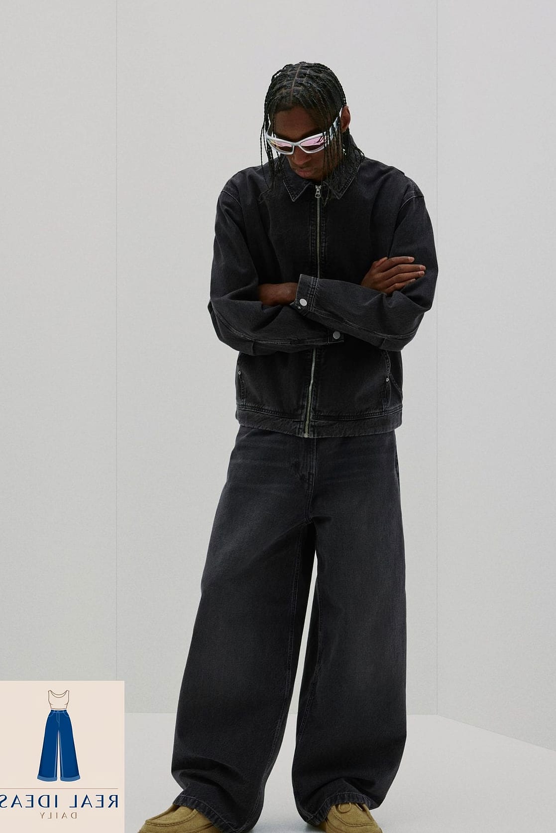 Cropped Hoodie and High-Waisted Baggy Jeans