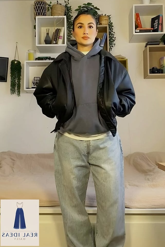 25 Dark Baggy Jeans Outfit Every Style Lover Needs to See 10 Cropped Hoodie and Dark Baggy Jeans