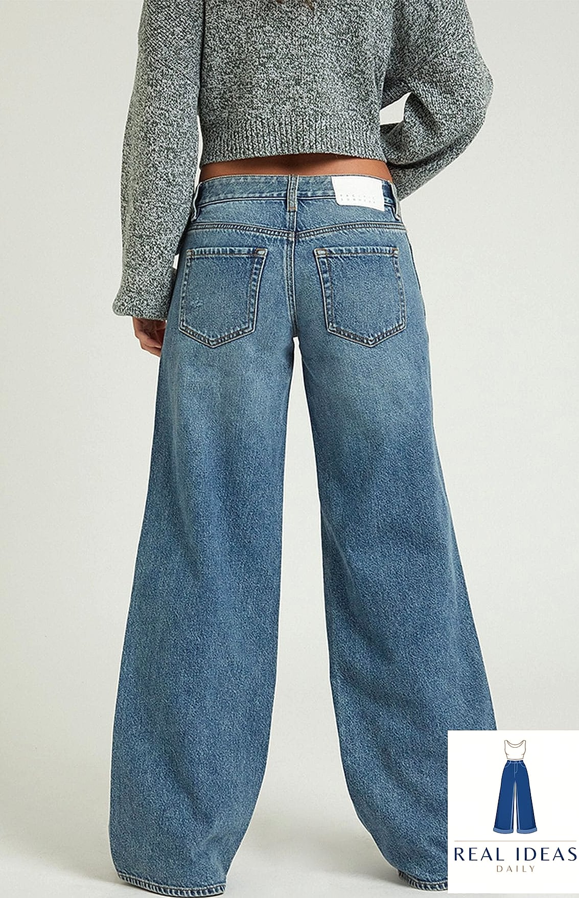 Cropped Hoodie and Baggy Jeans for Lazy Days