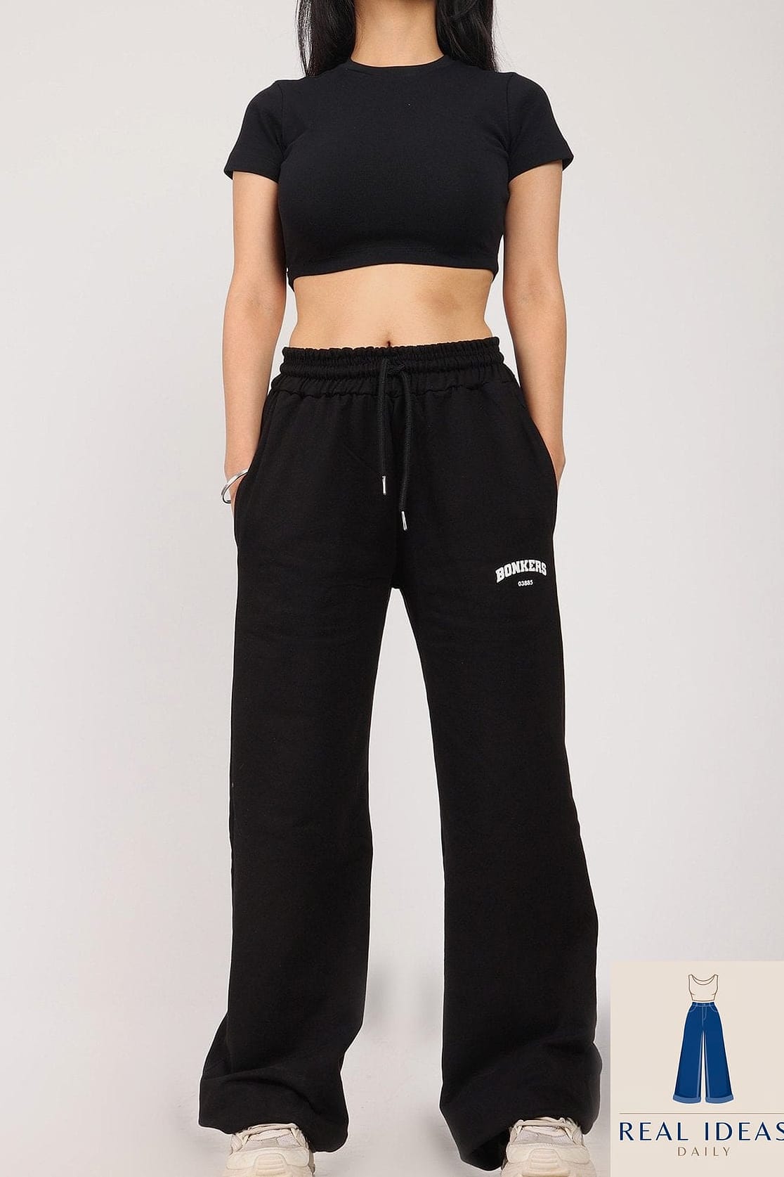 26 Wide Leg Sweatpants Outfit Every Style Lover Needs to See 17 Crop Top and High-Waisted Pants