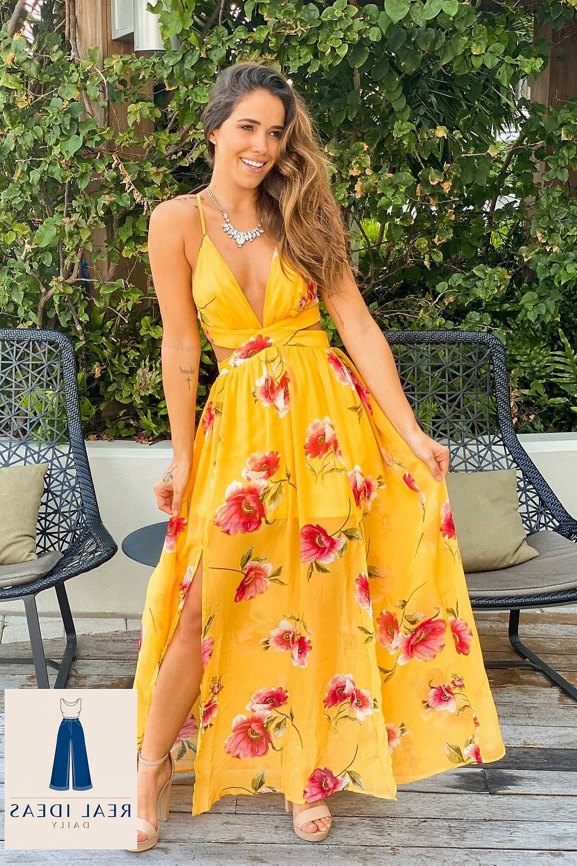 29 Yellow Dress Outfit That Are Breathtakingly Beautiful 6 Dress Up a Yellow Maxi Dress for a Summer Wedding