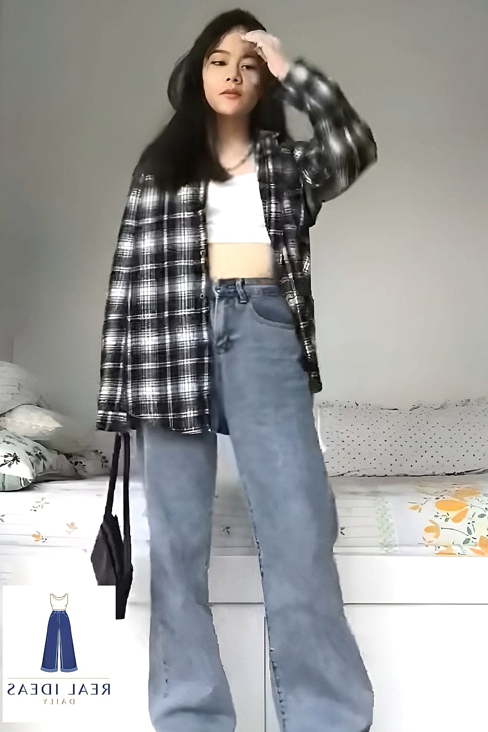 26 Cute Baggy Jeans Outfit Every Style Lover Needs to See 3 FLORAL BLOUSE & BAGGY JEANS