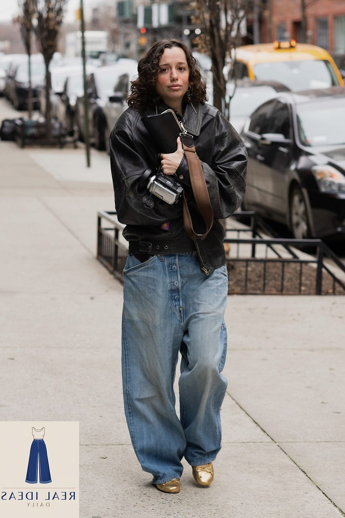 GOING MONOCHROME WITH BAGGY JEANS