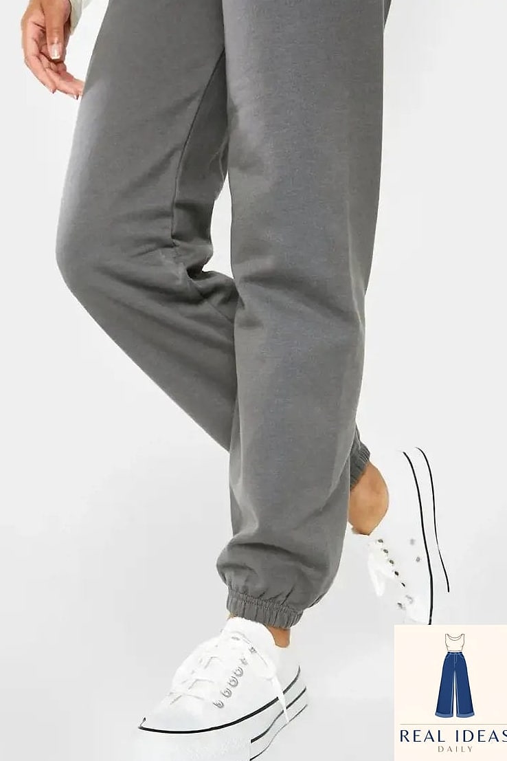 30 Grey Sweatpants Outfit You'll Want to Screenshot Immediately 23 Grey sweatpants and chunky sneakers only
