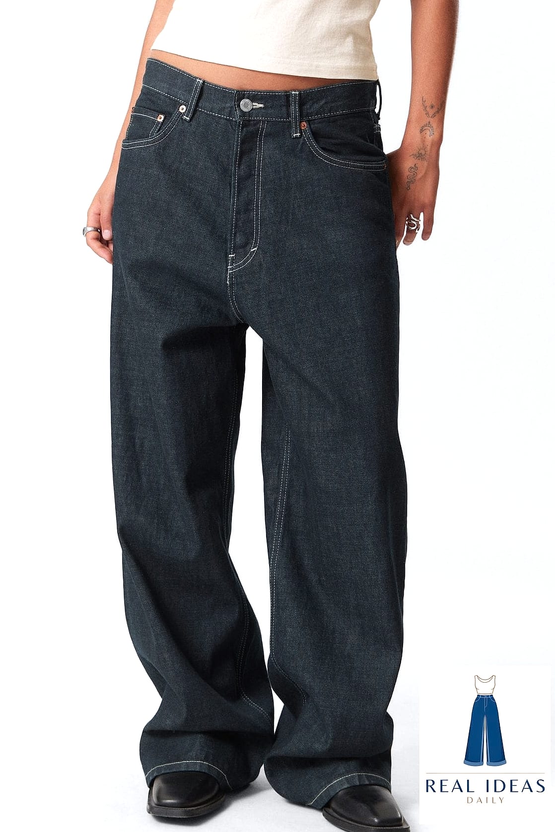 HALTER TOP & BAGGY JEANS