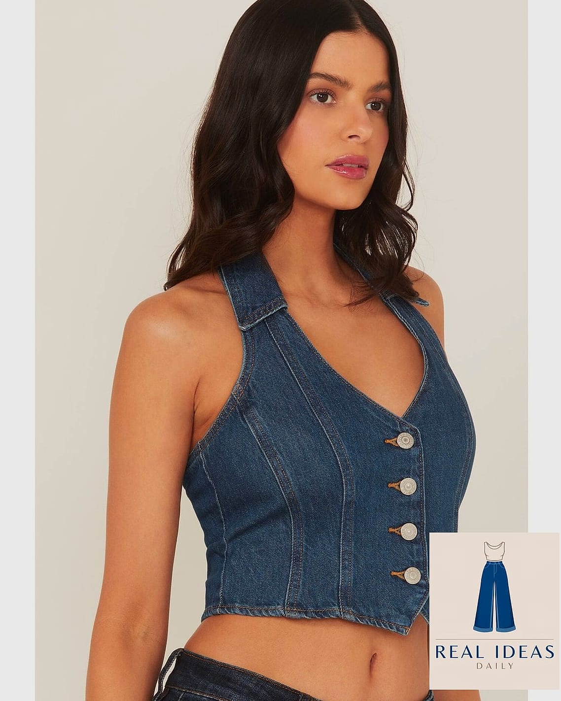 25 Dark Baggy Jeans Outfit Every Style Lover Needs to See 18 Halter Top and Baggy Jeans