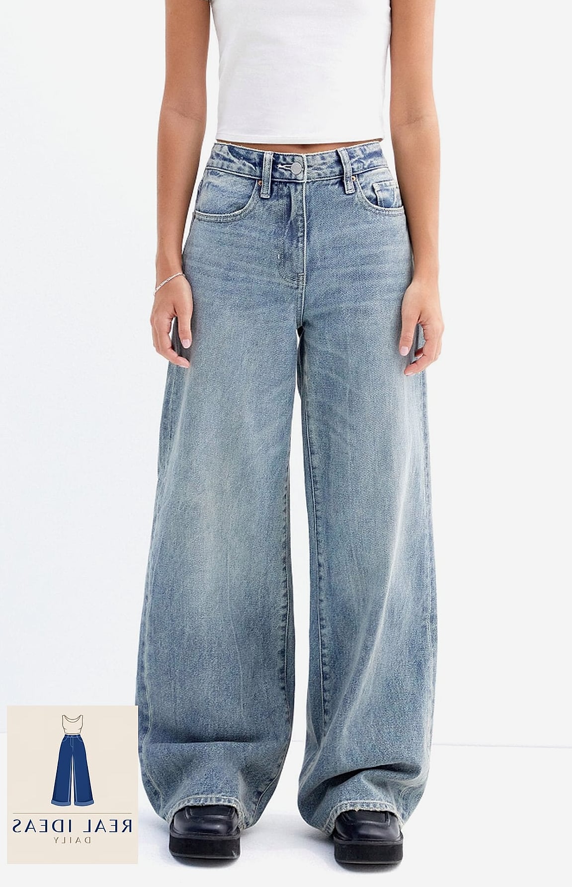 25 Baggy Jeans Png Every Woman Needs to See 6 High-Waisted Baggy Jeans and Turtleneck