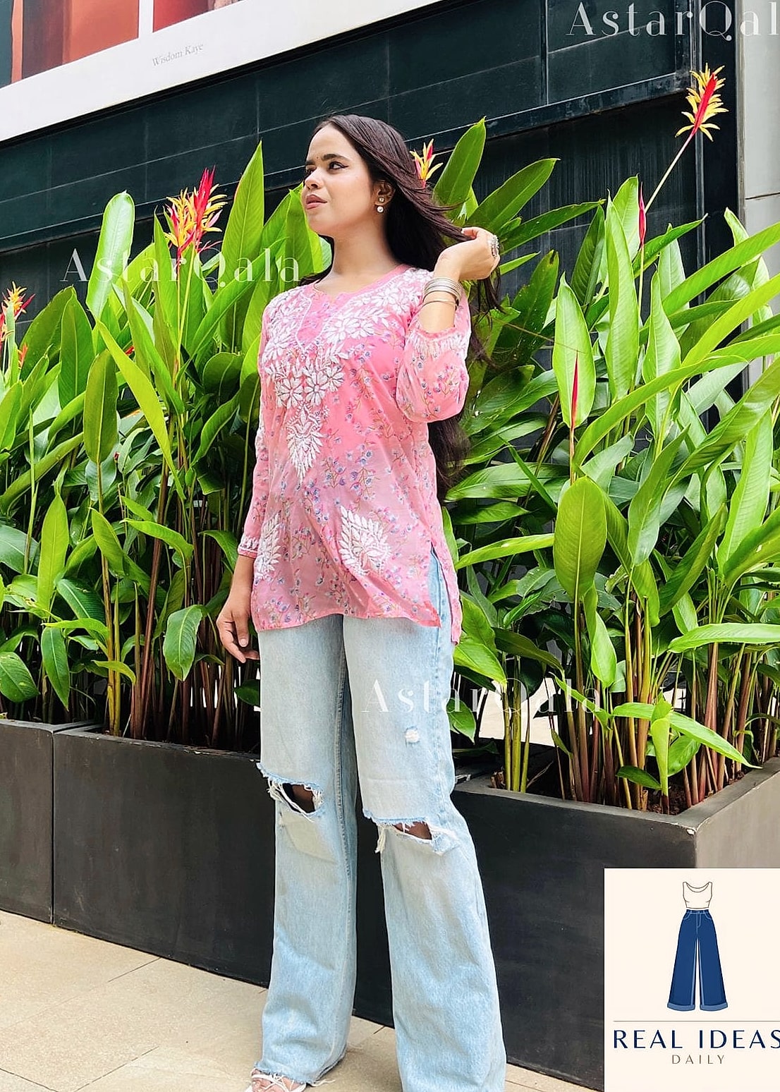 Kurta With Baggy Jeans and a Statement Necklace