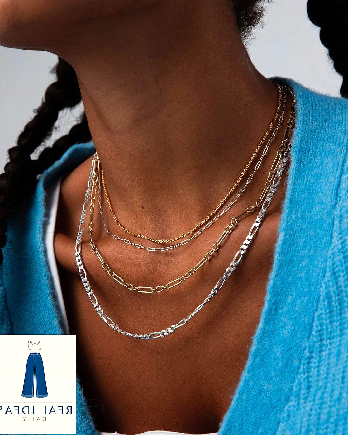 27 Light Blue Baggy Jeans Outfit That Every Stylist Needs to See 28 Layered Necklaces and a Simple Fitted Long Sleeve