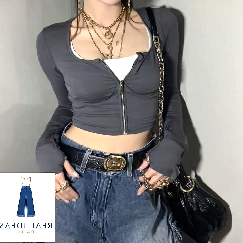 LAYERED NECKLACES WITH BAGGY JEANS