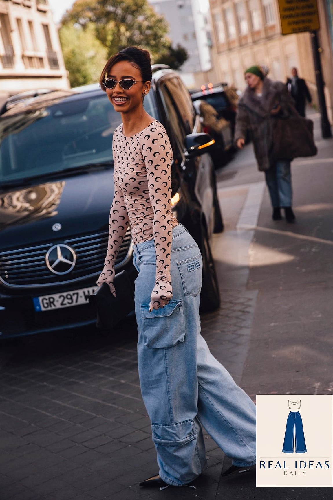 21 Baggy Jeans Tight Top That Will Transform Your Look 15 The Plaid Tight Top and Baggy Jeans Look