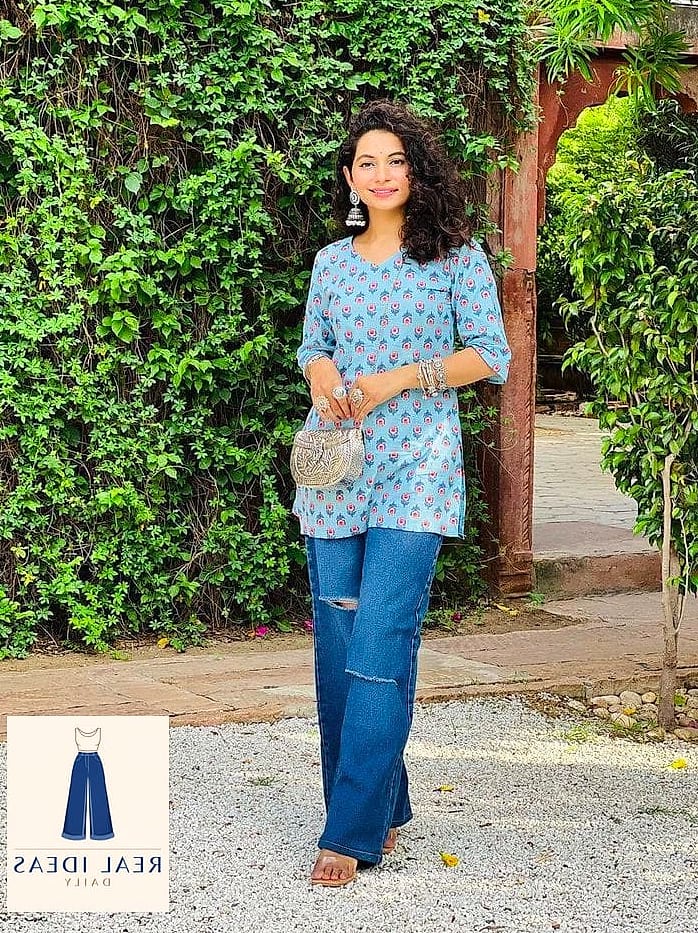 The Straight Cut Kurti and Distressed Baggy Jeans Duo