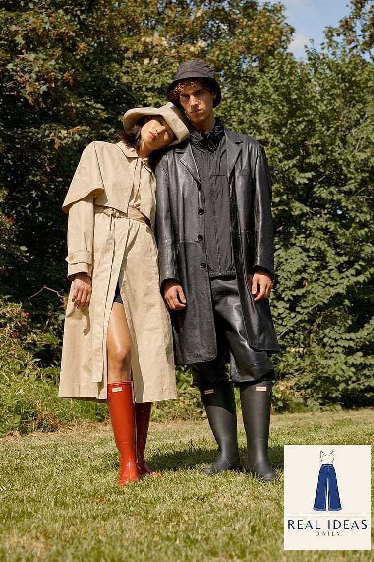 Trench Coat Over a Turtleneck and Leggings