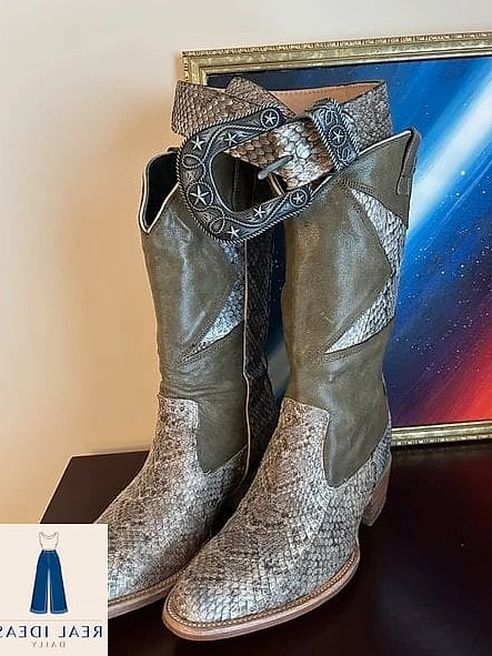 30 Cowboy Boots Outfit That Are Going Viral on Pinterest Right Now 10 The Western Belt and Graphic Tee Look